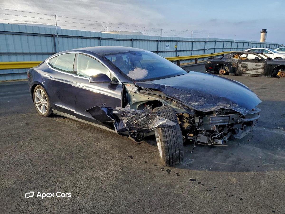 Tesla Model S 2014