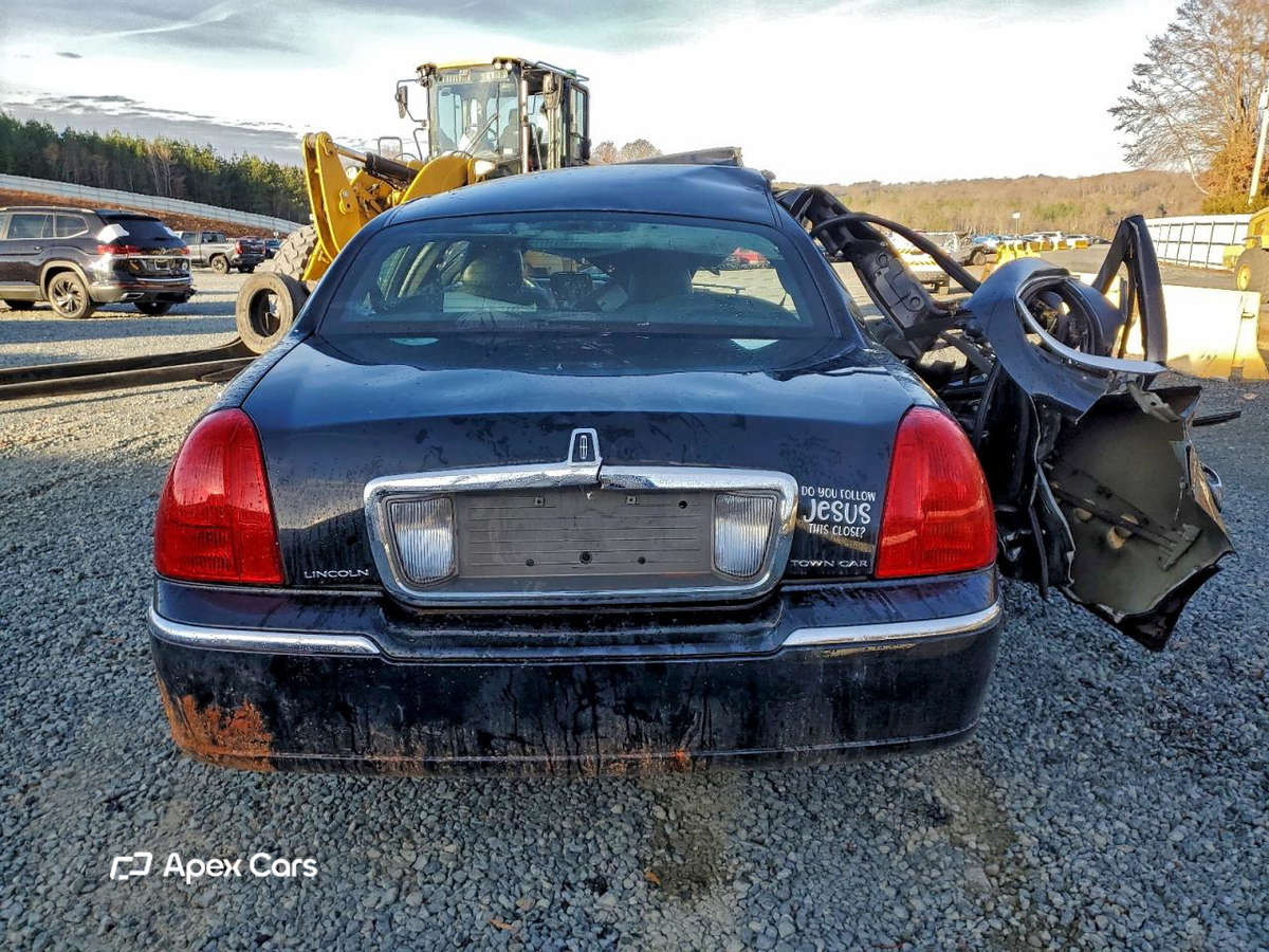 Lincoln Town Car 2010