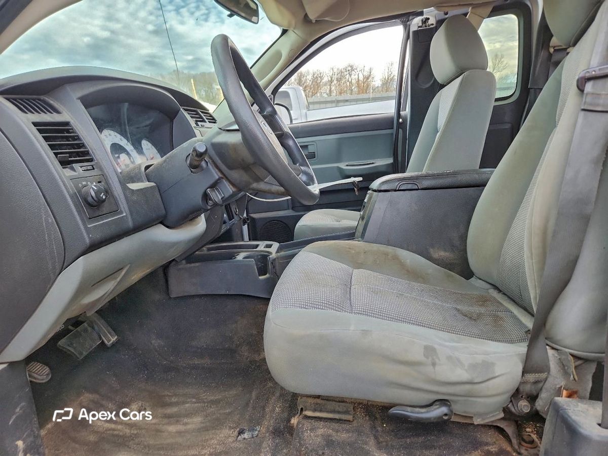 Dodge Dakota 2011