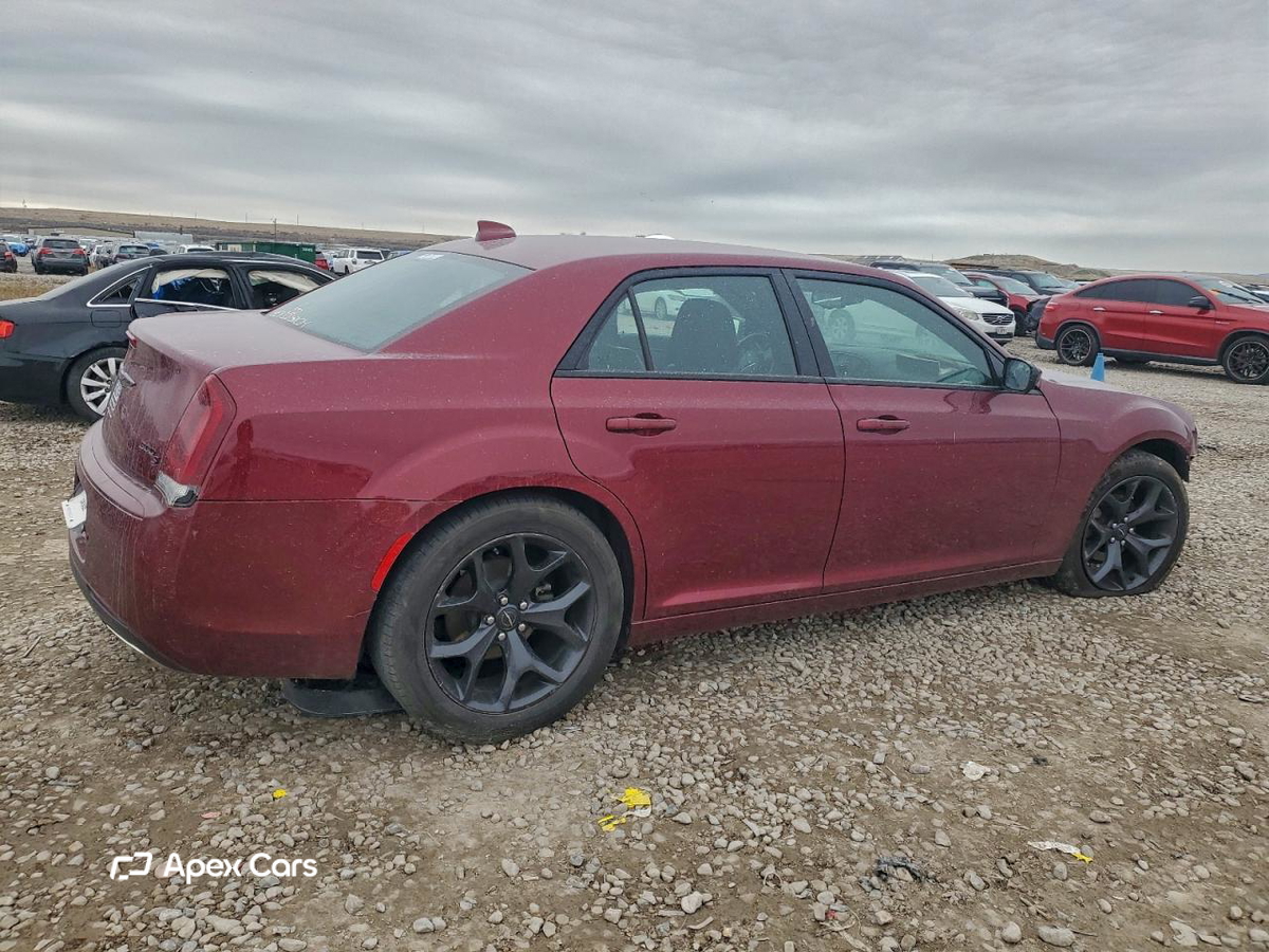 Chrysler 300 2021