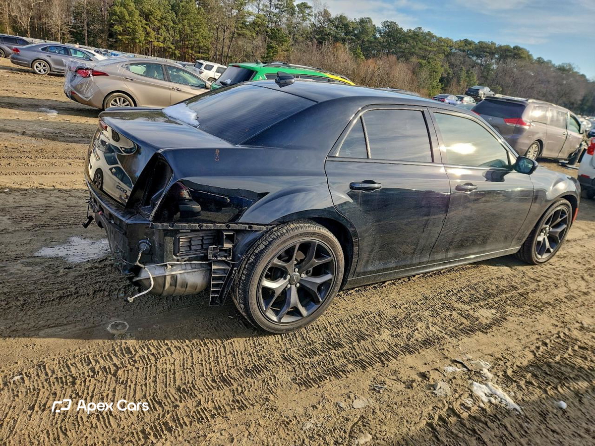 Chrysler 300 2021