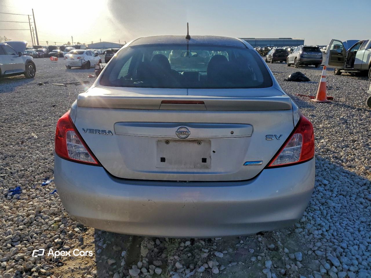 Nissan Versa 2014