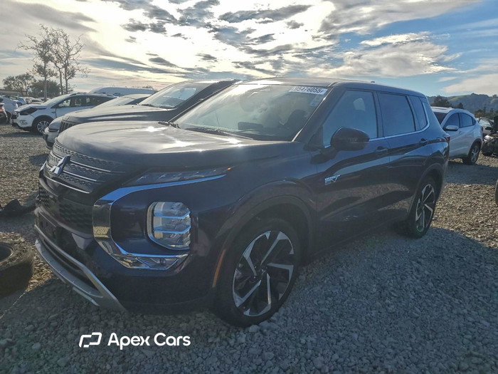 2023 Mitsubishi Outlander - Image 1 of 5
