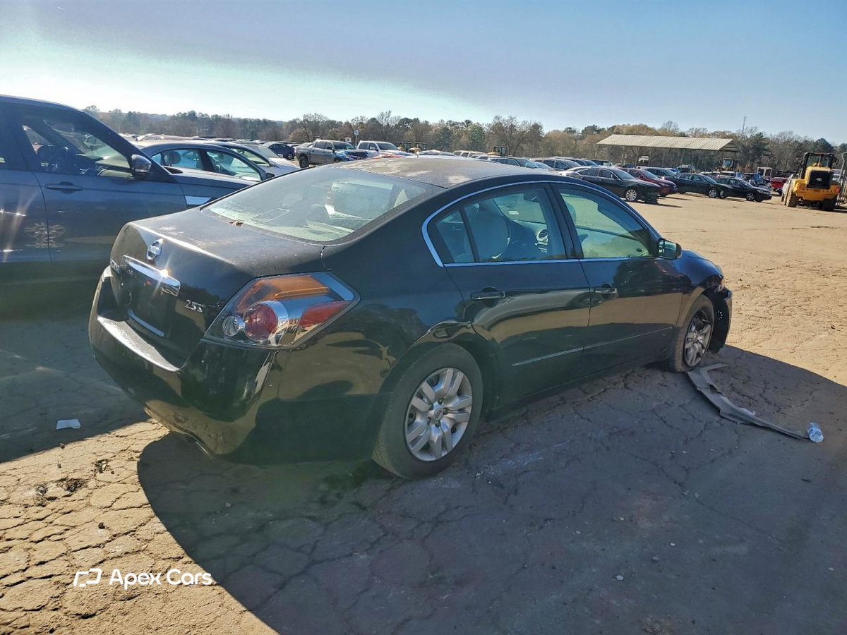 Nissan Altima 2010