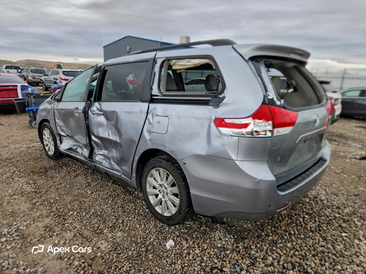 Toyota Sienna 2012