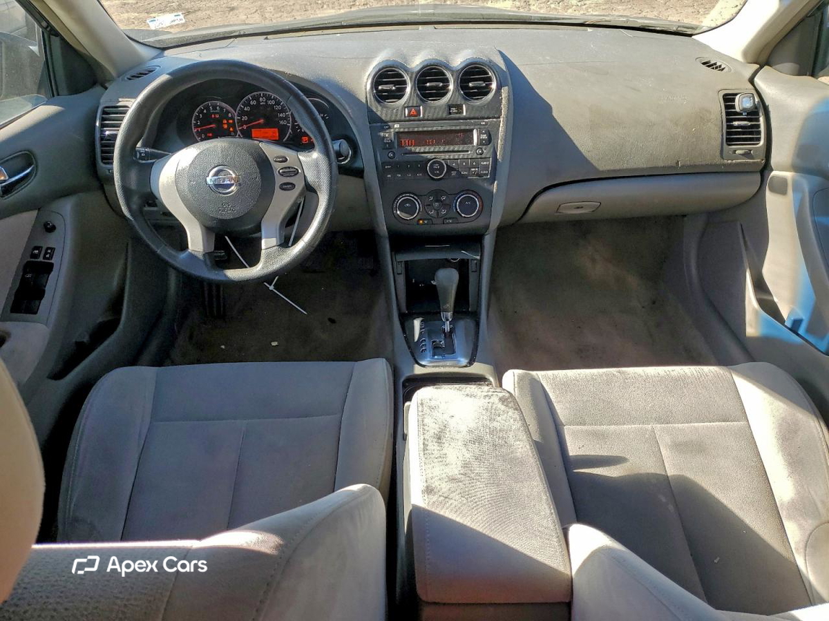 Nissan Altima 2010