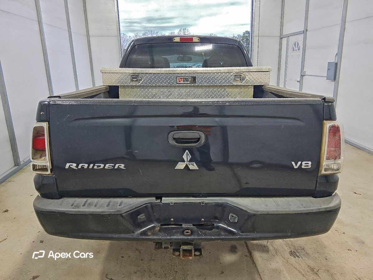 Mitsubishi Raider 2006