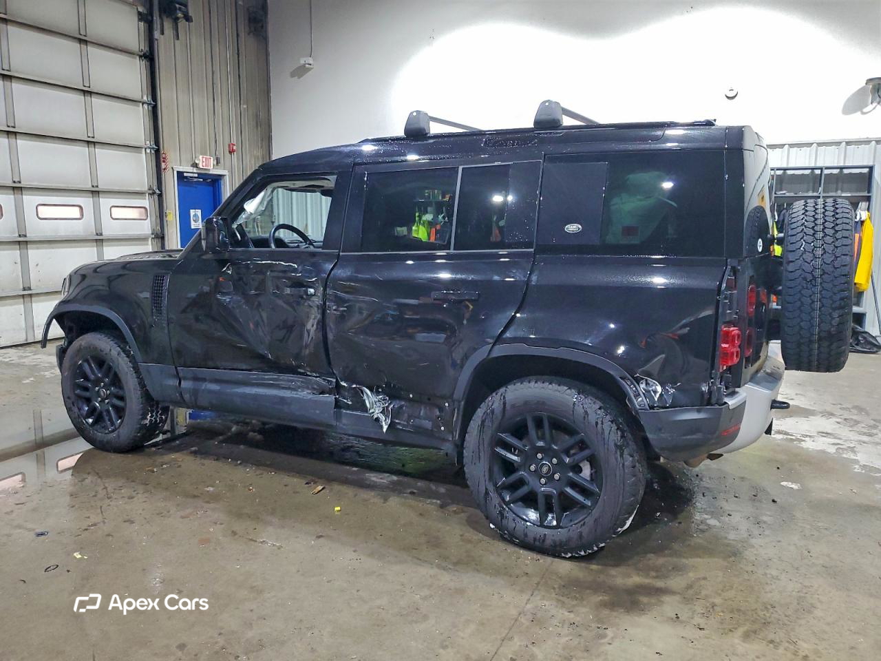 Land Rover Defender 2024