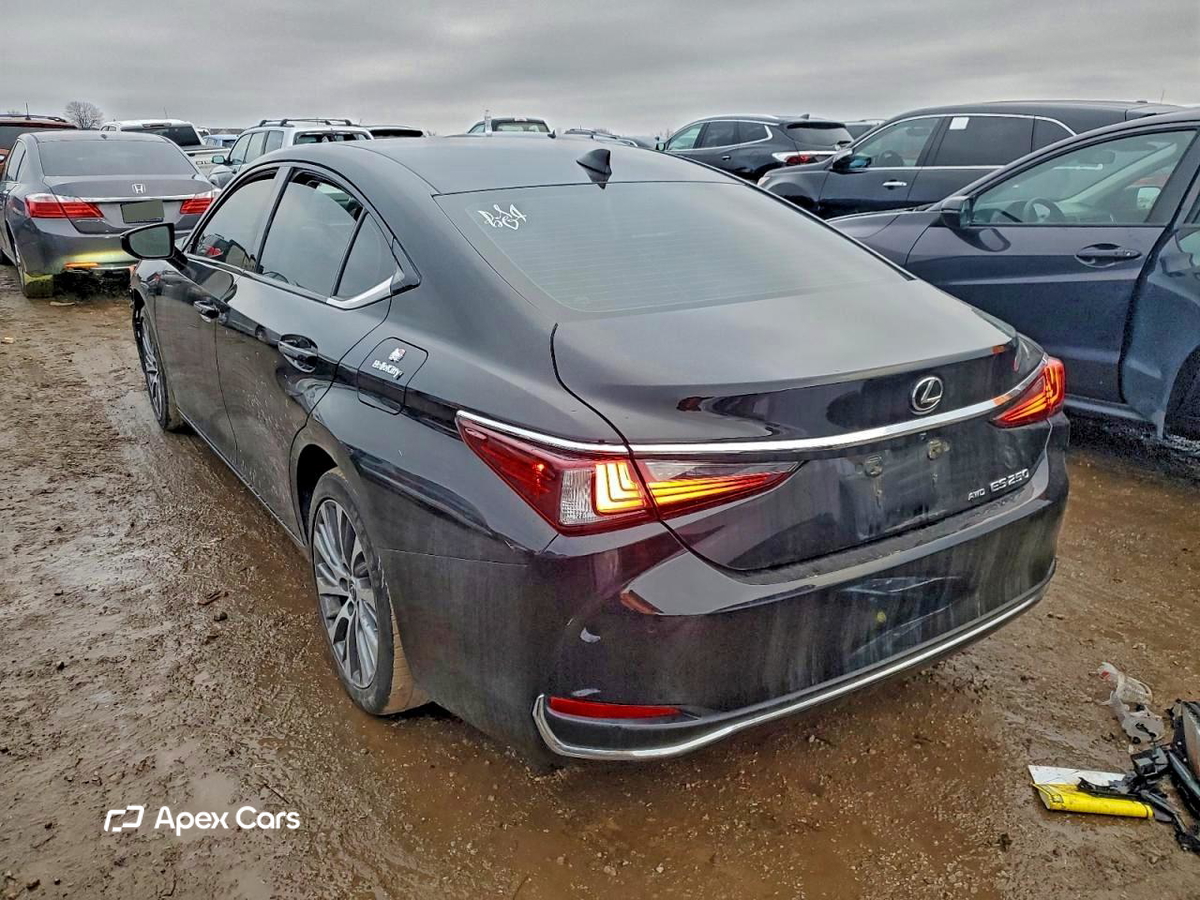 Lexus ES 2021