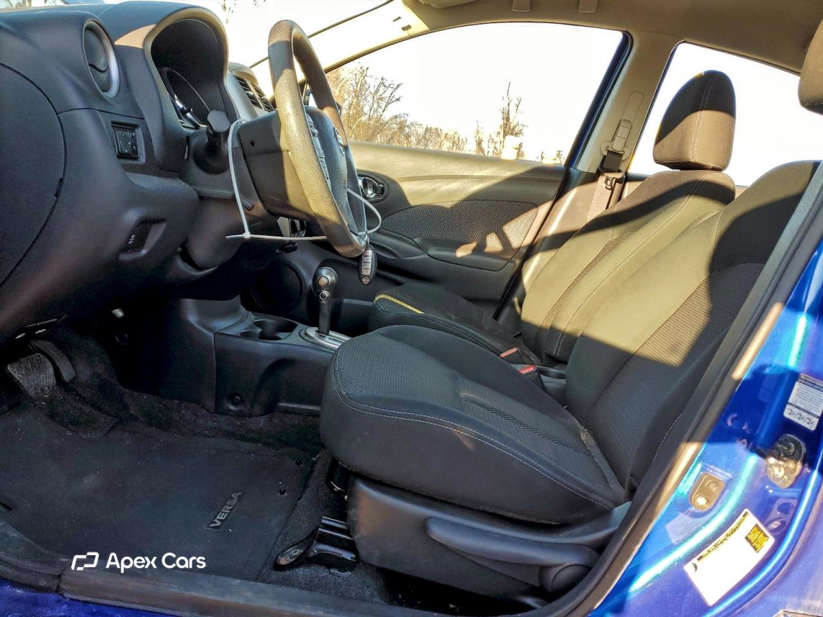 Nissan Versa 2015