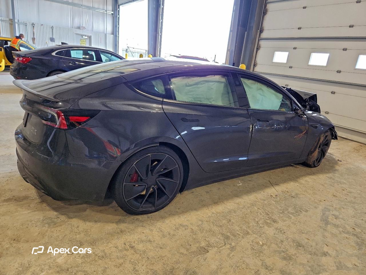 Tesla Model 3 2024