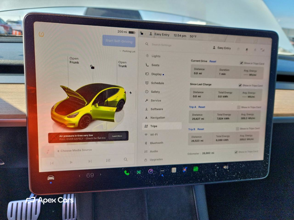 Tesla Model Y 2024