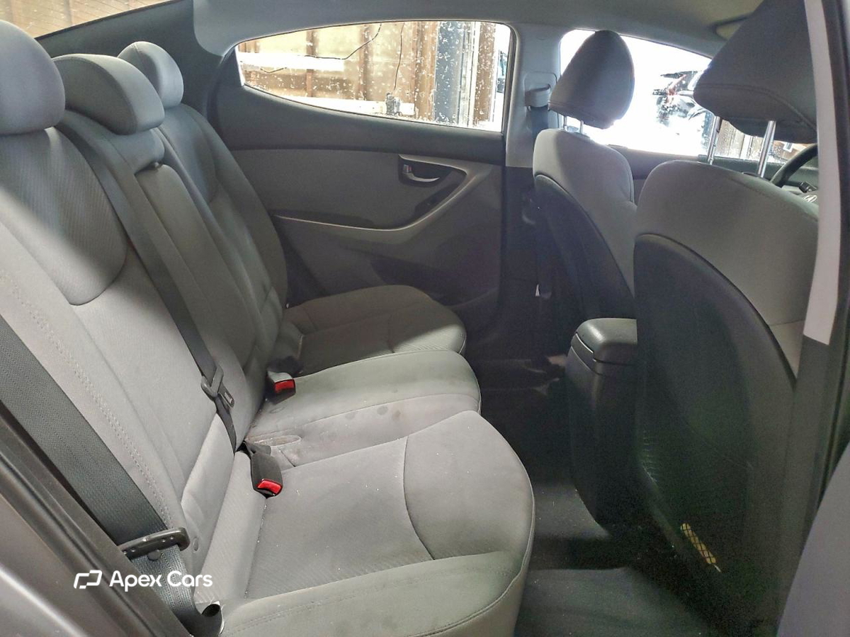 Hyundai Elantra 2012