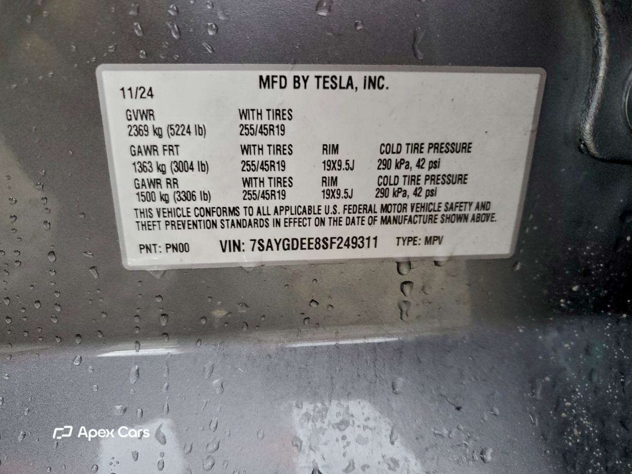 Tesla Model Y 2025