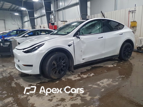 Tesla Model Y 2021 - Image 1 of 14