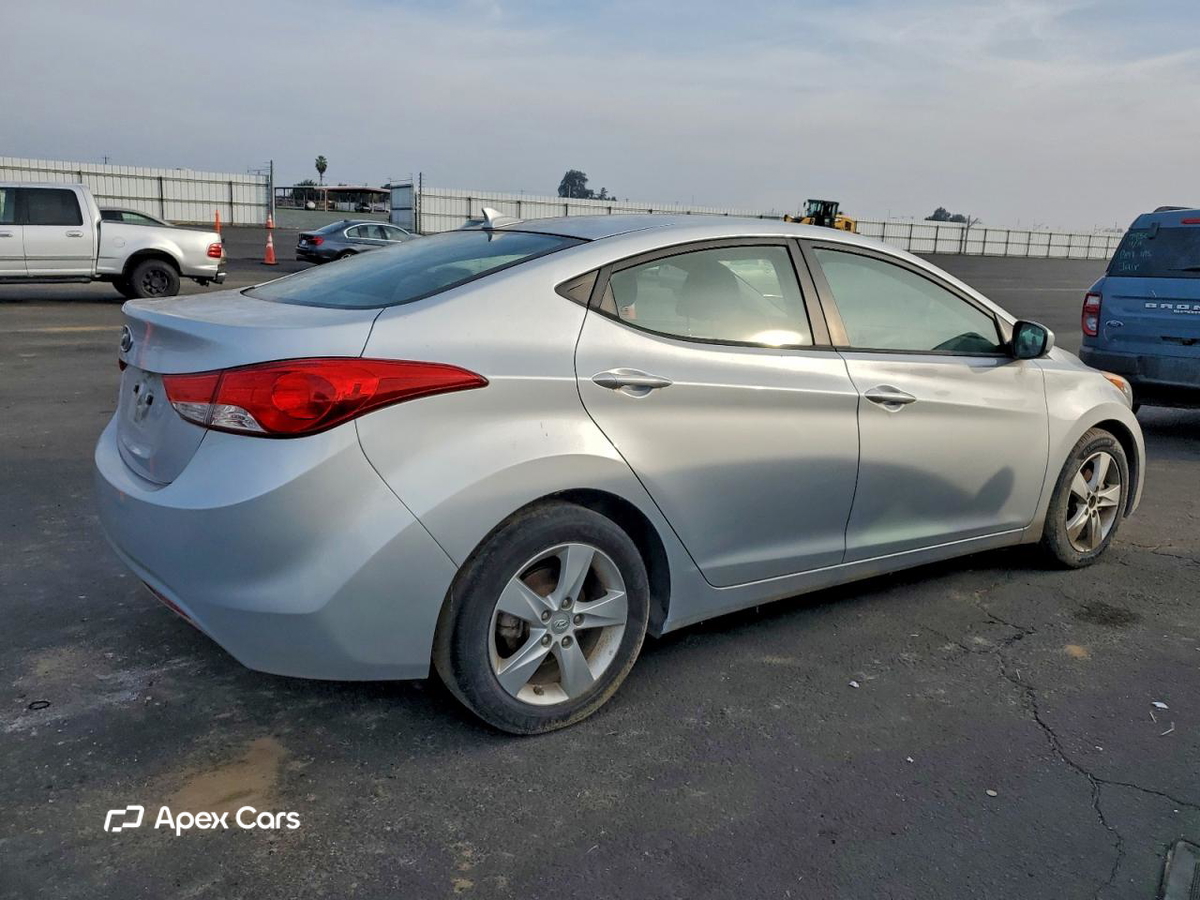Hyundai Elantra 2013