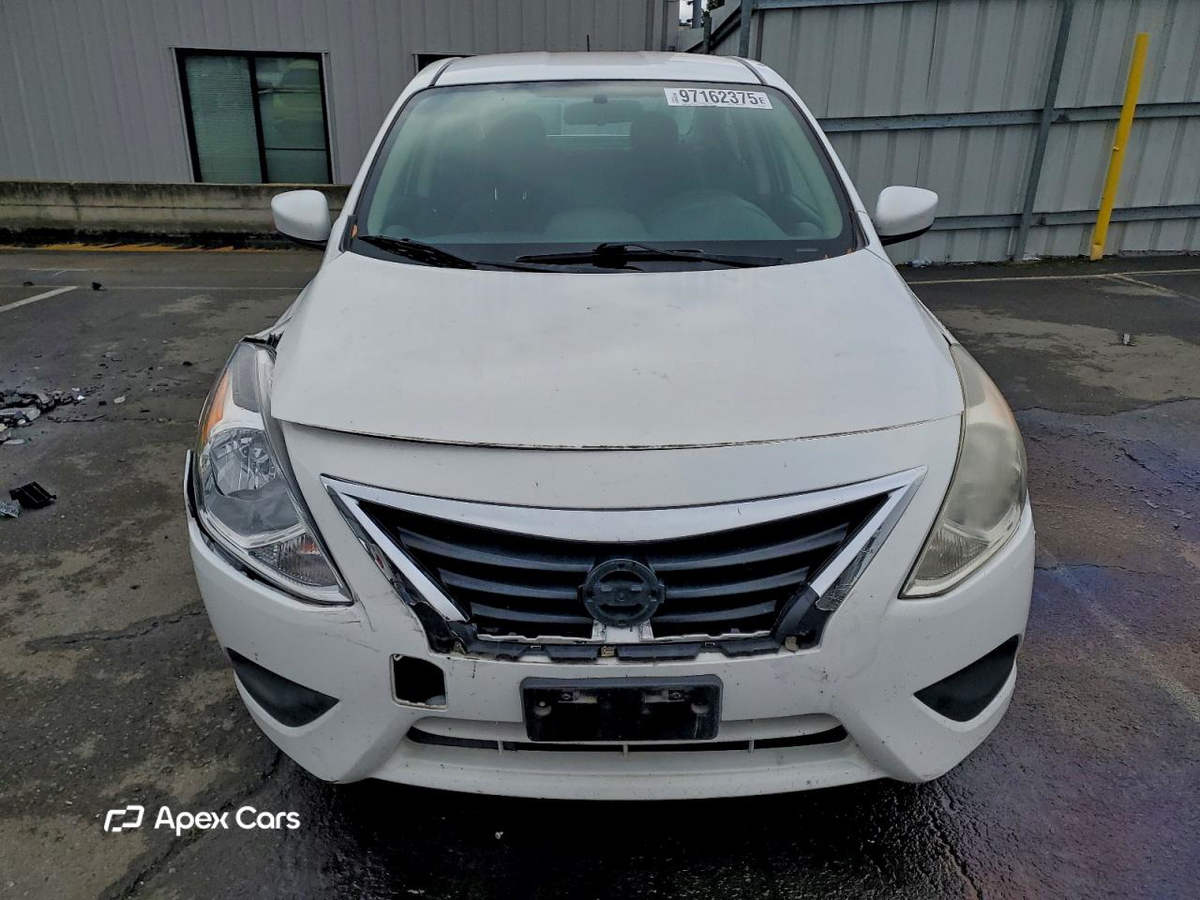Nissan Versa 2016