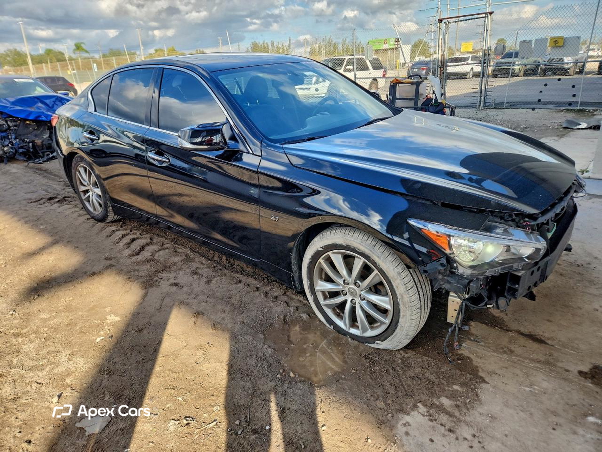 Infiniti Q50 2015