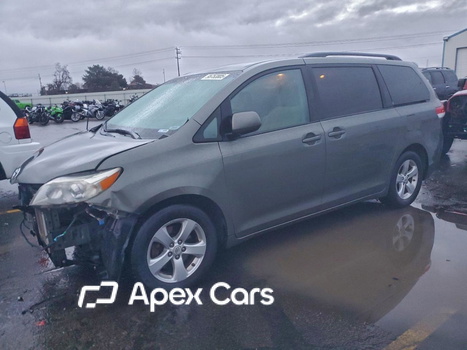 Toyota Sienna 2011 - Image 1 of 14