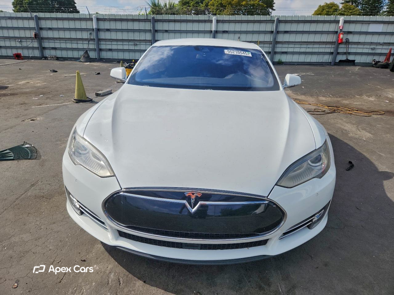 Tesla Model S 2015