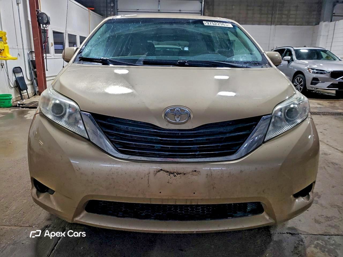 Toyota Sienna 2011