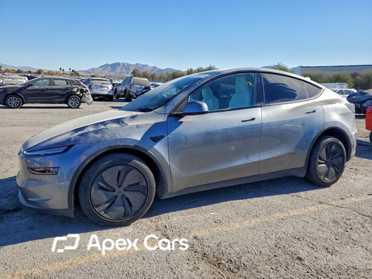 Tesla Model Y 2026 - Image 1 of 13