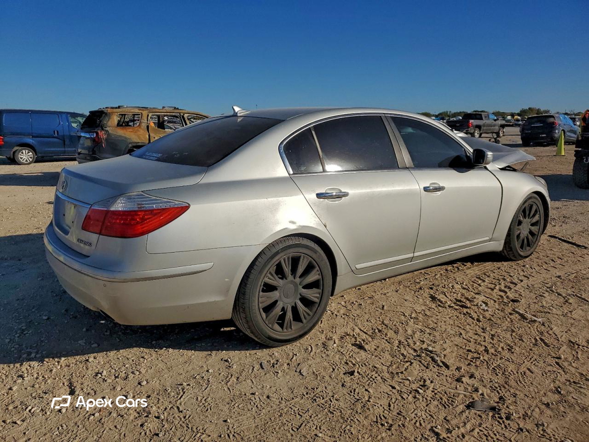 Hyundai Genesis 2011