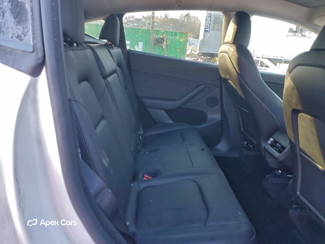 Tesla Model Y 2024