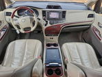 Toyota Sienna 2011