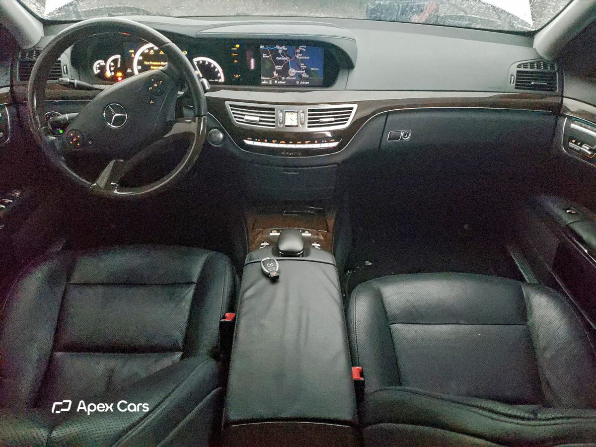 Mercedes-Benz  2012
