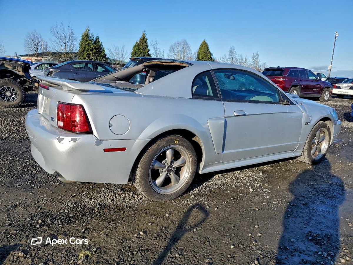 Ford Mustang 2003