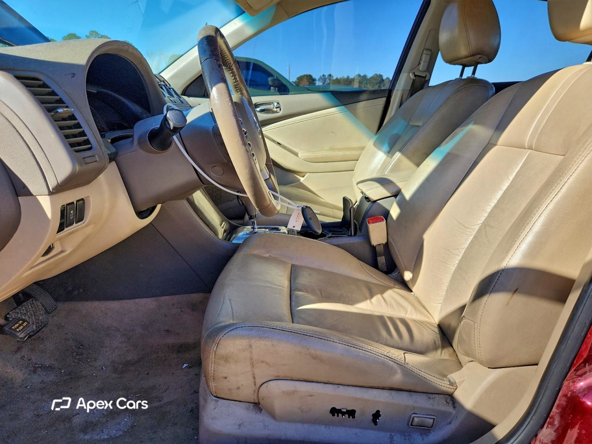 Nissan Altima 2011