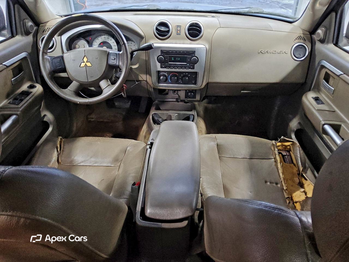 Mitsubishi Raider 2006