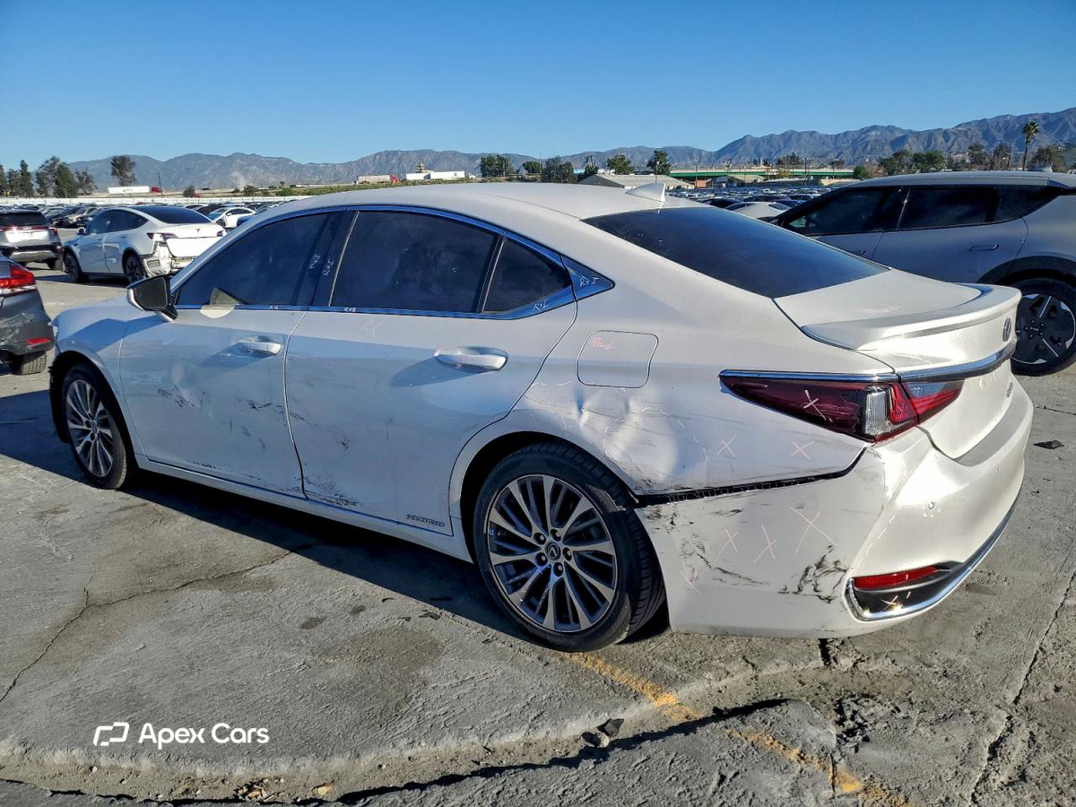 Lexus ES 2021
