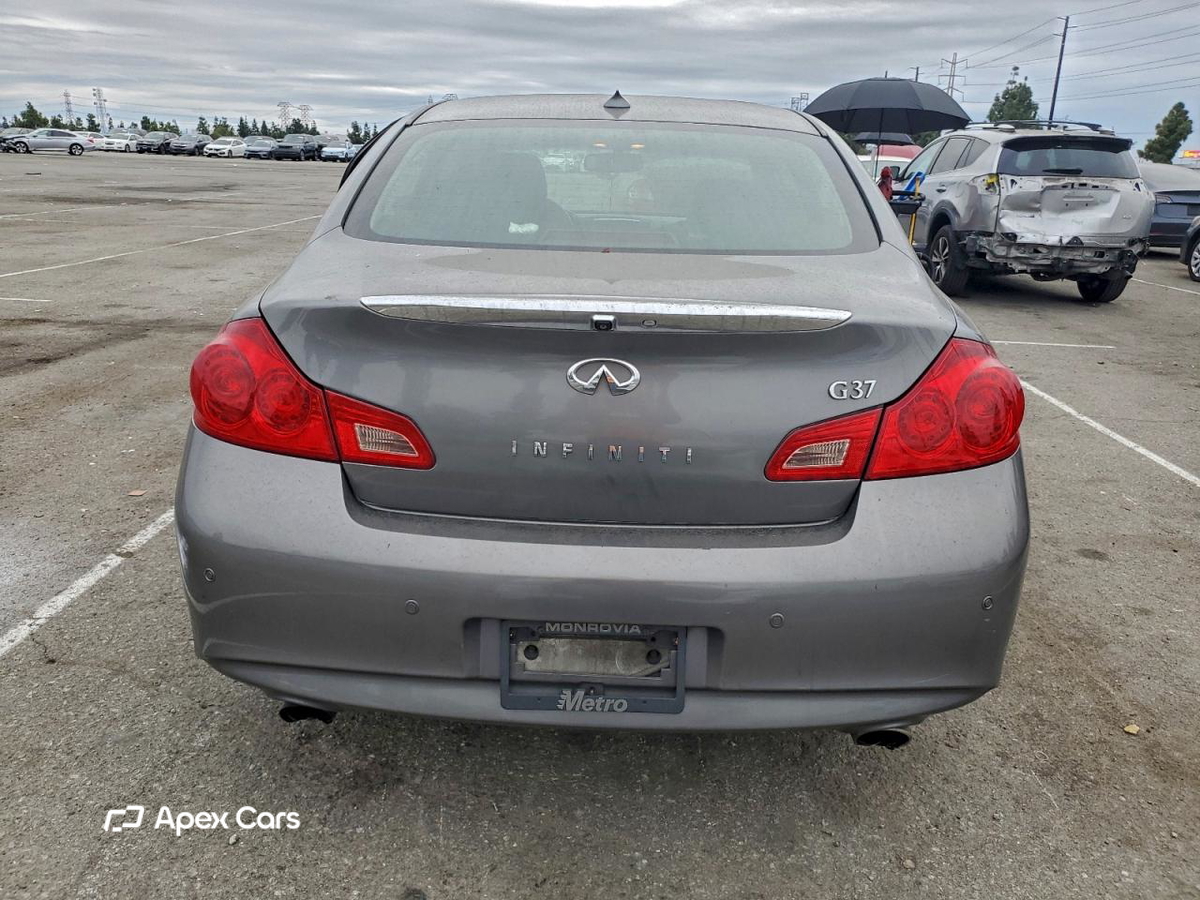 Infiniti G 2012