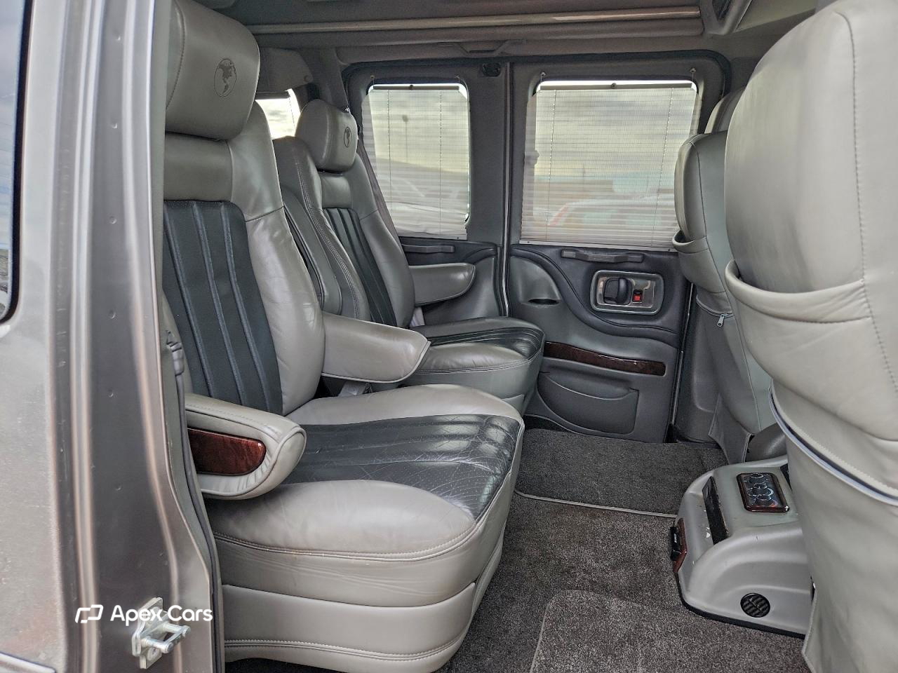 GMC Savana 2012