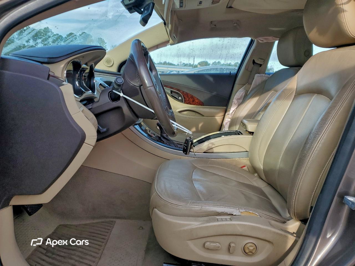 Buick LaCrosse 2011
