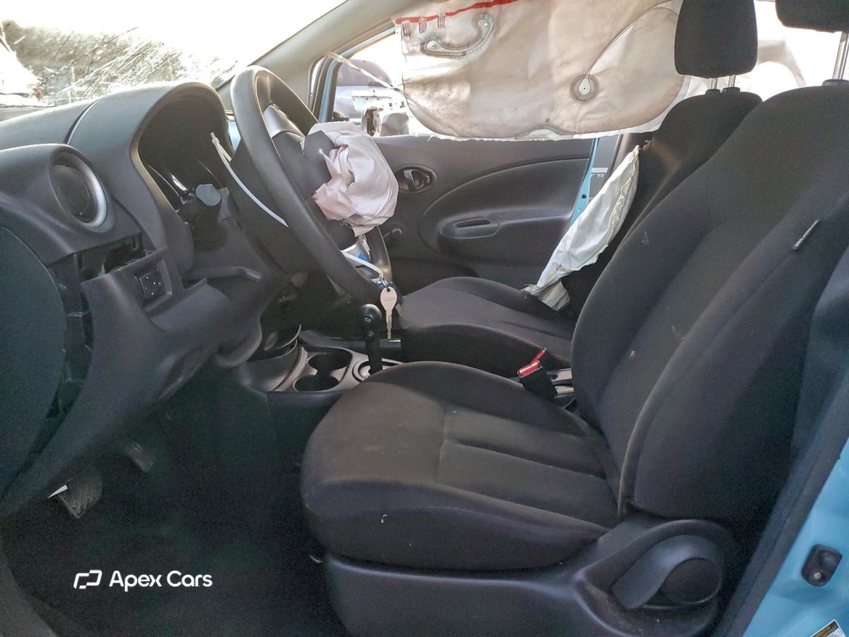 Nissan Versa 2015