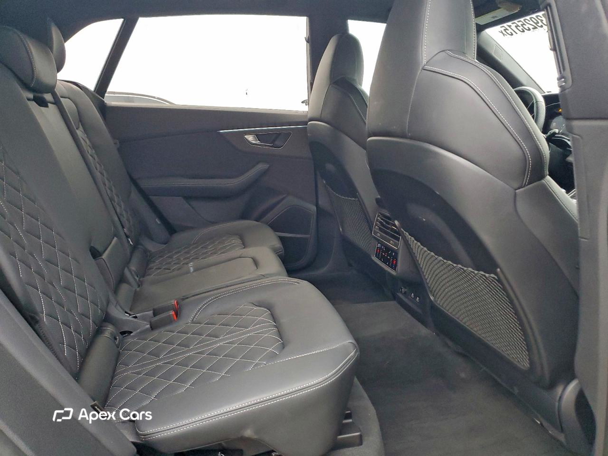 Audi SQ8 2025