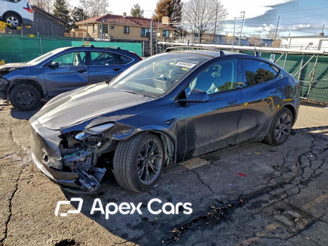 Tesla Model Y 2024 - Zdjęcie 1 z 13