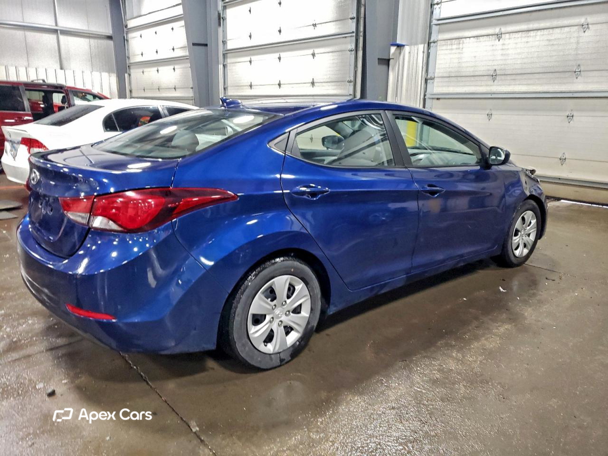 Hyundai Elantra 2016