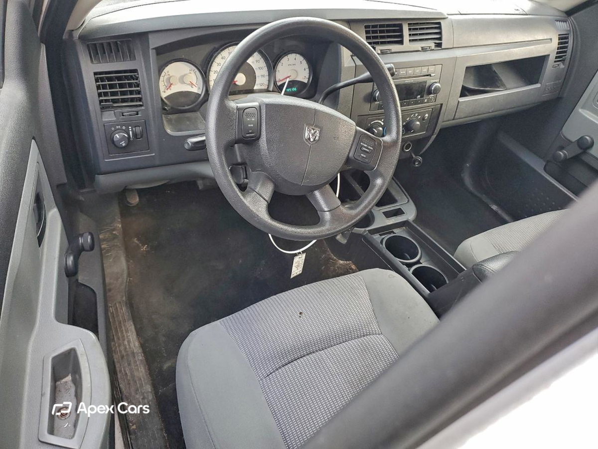 Dodge Dakota 2011
