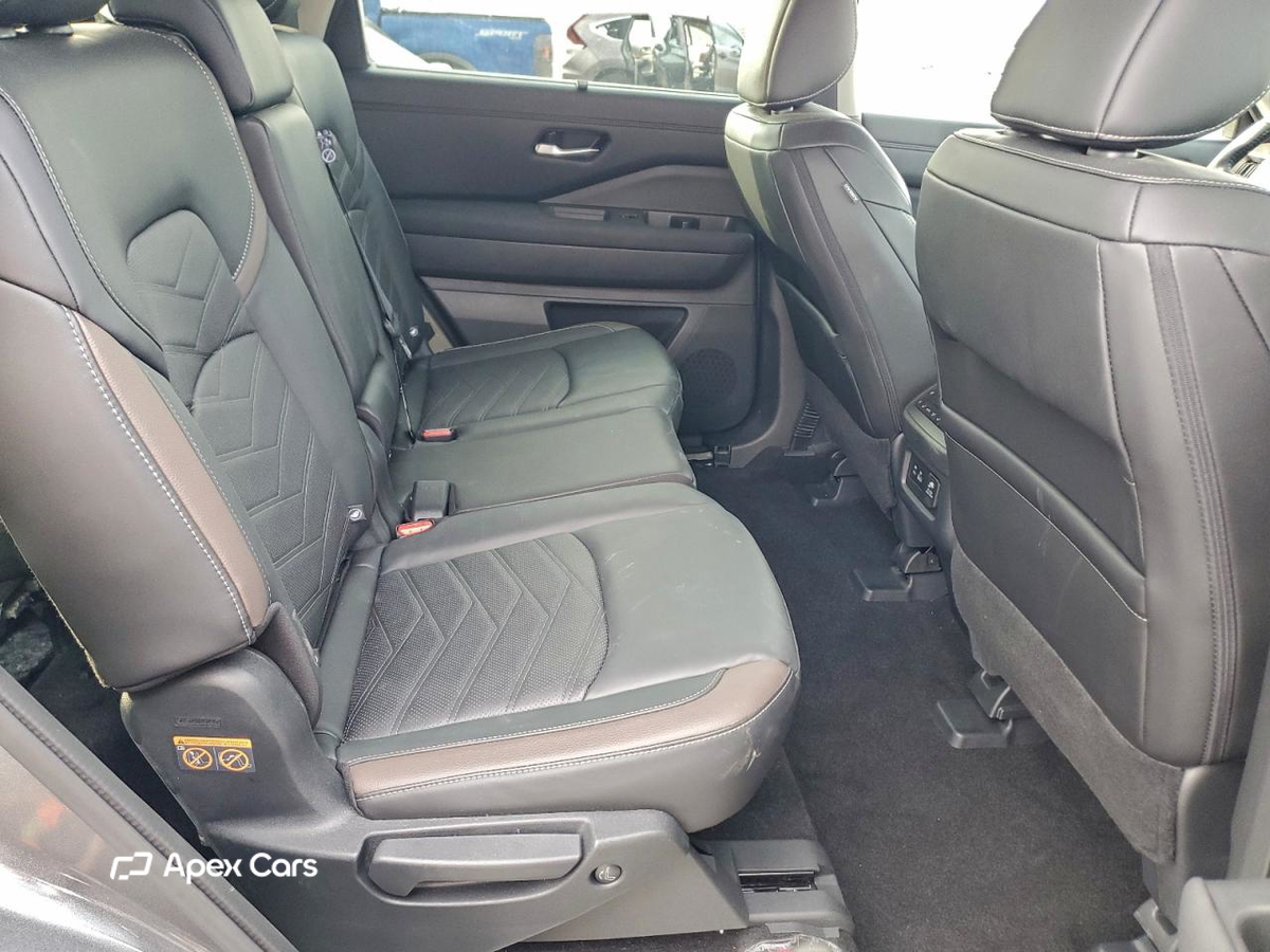 Nissan Pathfinder 2024