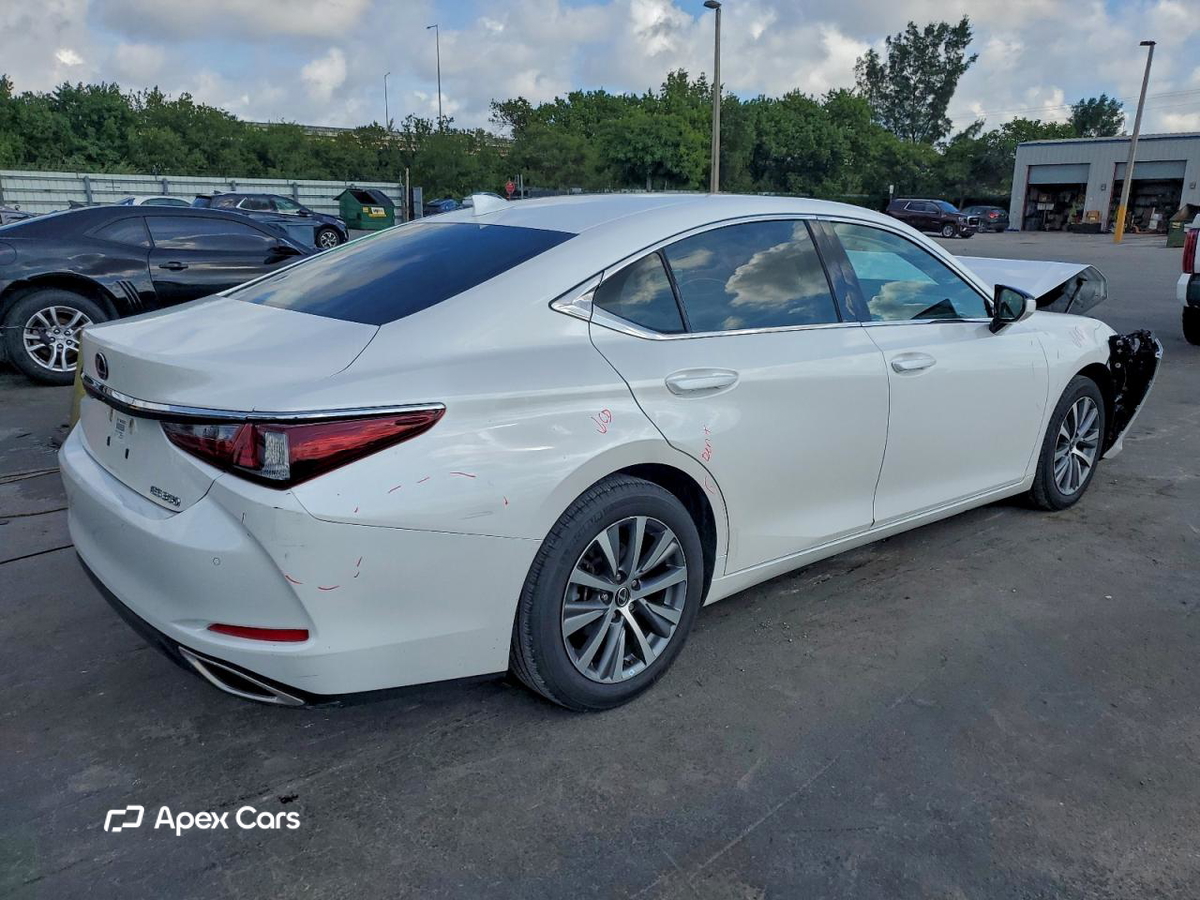 Lexus ES 2020