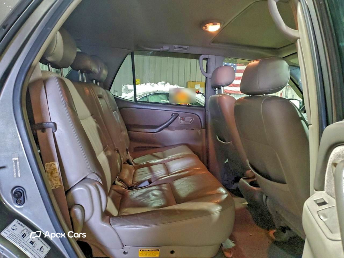 Toyota Sequoia 2004