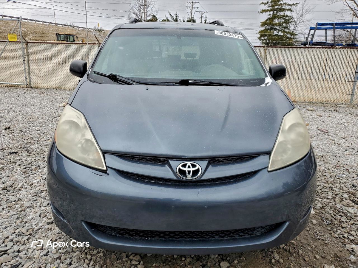 Toyota Sienna 2010