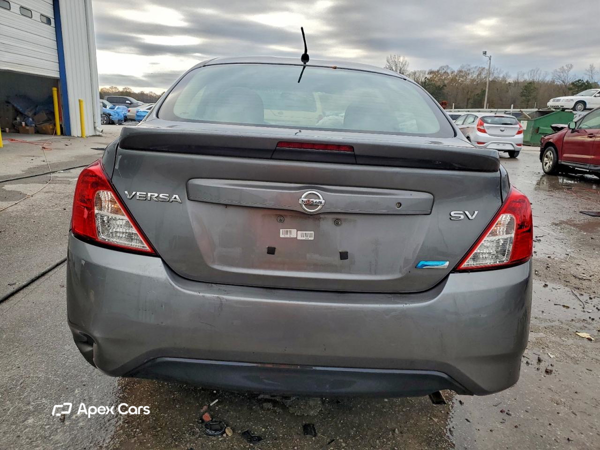 Nissan Versa 2016