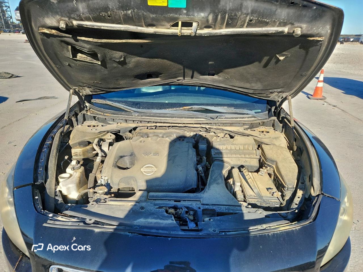 Nissan Maxima 2011