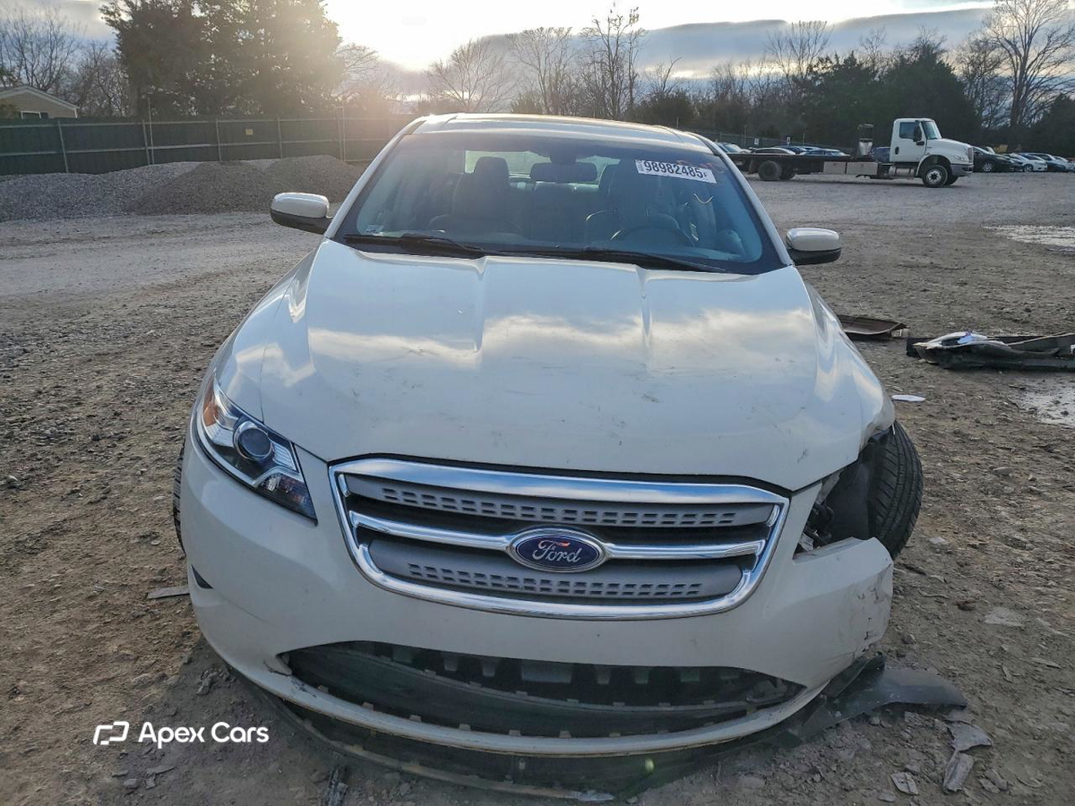 Ford Taurus 2011