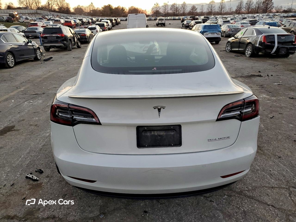 Tesla Model 3 2022